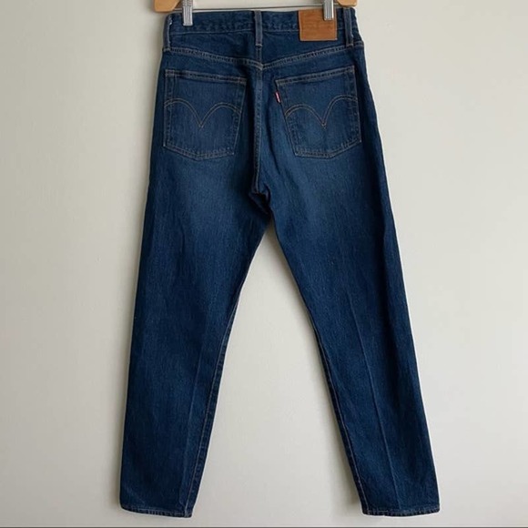Levi’s Wedgie Fit Jeans in Authentic Favorite - Size 30 - Picture 3 of 3